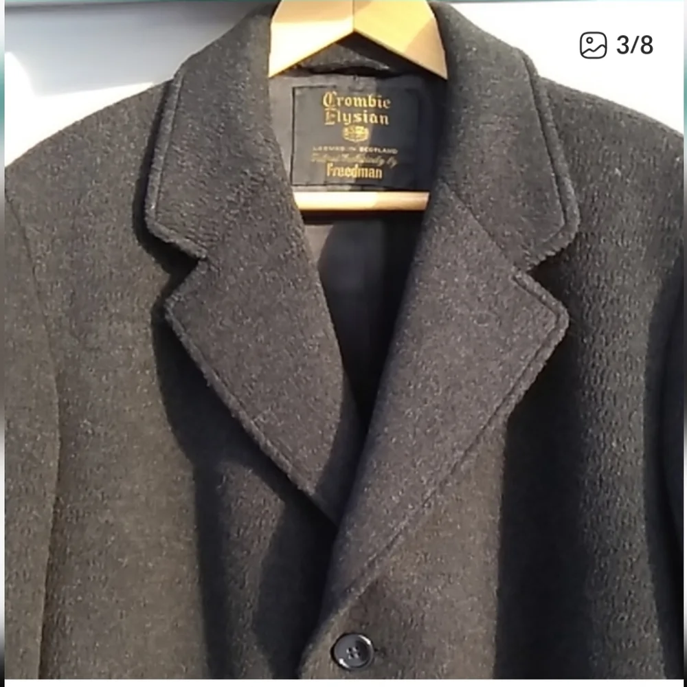 HOLT RENFREW 💯% Wool Overcoat - Picture 3 of 9